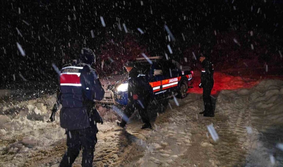 Safranbolu ilçesinde, Karabük’ü etkisi altına alan yoğun kar yağışı nedeniyle