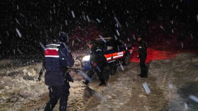 Safranbolu ilçesinde, Karabük’ü etkisi altına alan yoğun kar yağışı nedeniyle