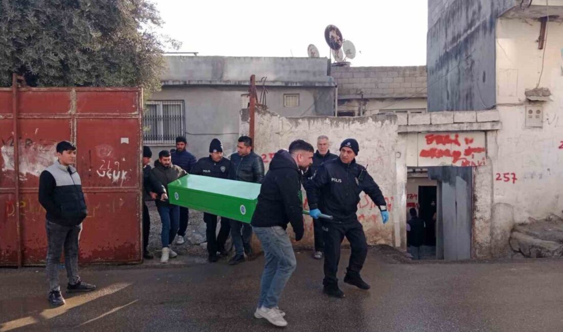 Adana’da evinde av tüfeğiyle vurulmuş halde bulunan ve öldüğü iddia