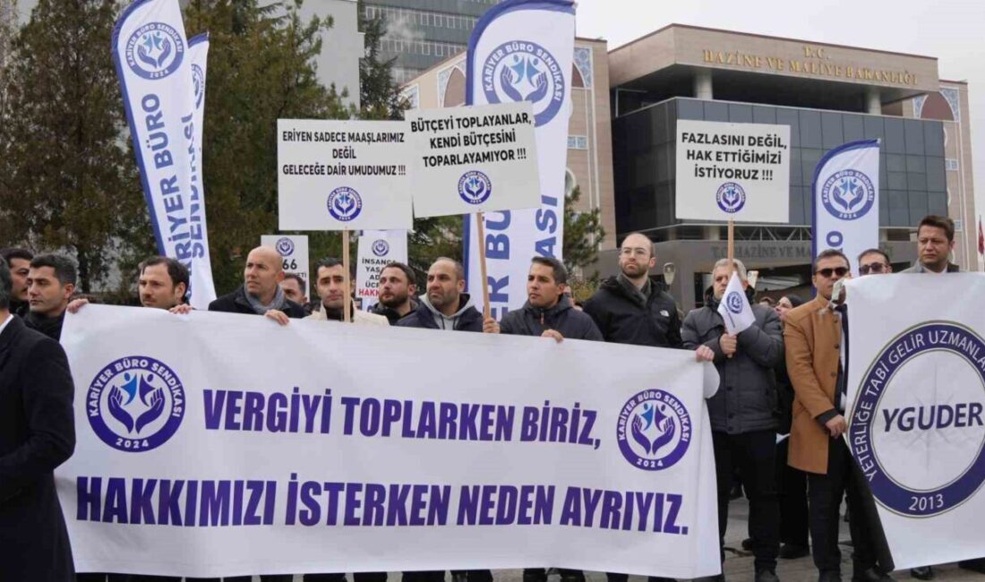 Kariyer Büro Sendikası’nın Genel Başkanı Tolga Akgül, merkez teşkilatlarda görev