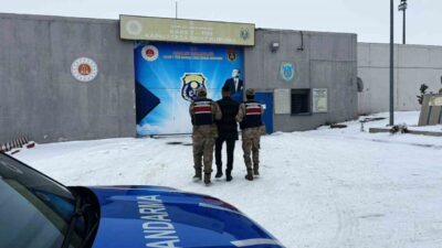 Kars’ta İl Jandarma Komutanlığı ekipleri, aranan suçluların yakalanması için yürütülen