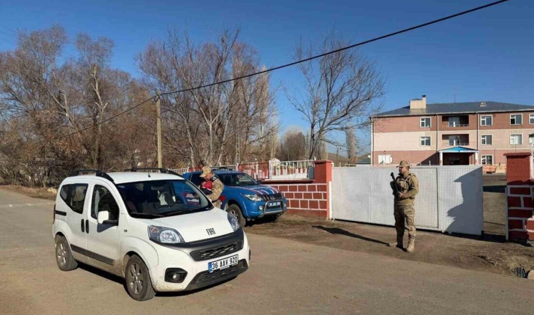 Kars’ta 62 ekip ve 246 jandarmanın katılımıyla gerçekleştirilen “Huzurlu Okul