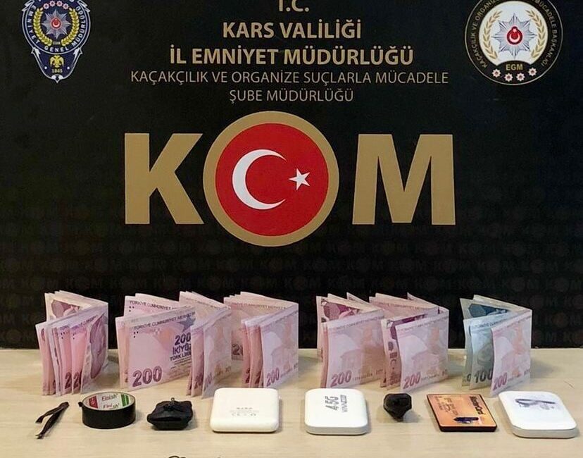 Kars’ta MTSK sınavına yönelik bir operasyon düzenlendi. Kars Emniyet Müdürlüğü
