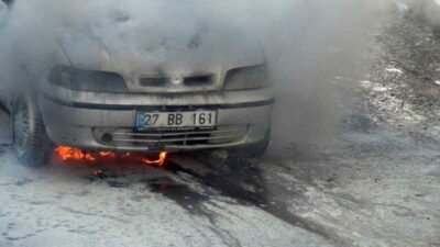 Kars’ta Selahattin Filtekin Caddesi’nde meydana gelen bir olayda, park halindeki