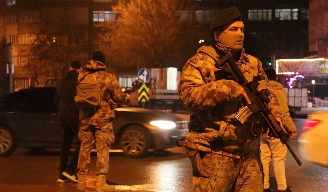 Yılbaşına kısa bir süre kala, Kayseri’de polis ekipleri denetimlerini artırdı.