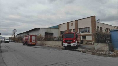 Melikgazi ilçesinde bulunan bir mobilya fabrikasının deposunda çıkan yangın, itfaiye