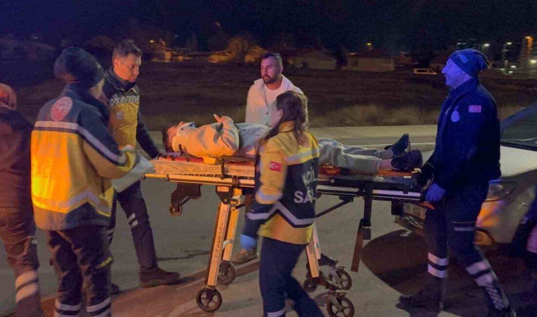Melikgazi ilçesinde meydana gelen trafik kazasında, otomobil ile ticari taksi