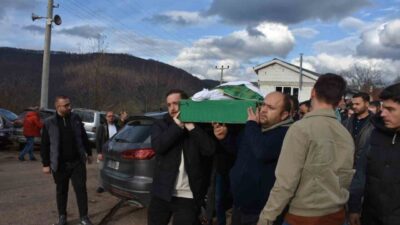 Hendek ilçesinde meydana gelen trafik kazasında ağır yaralanan ve hastanede