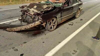 Afyonkarahisar’da, Bolvadin ilçesi girişinde meydana gelen trafik kazasında, bir otomobil