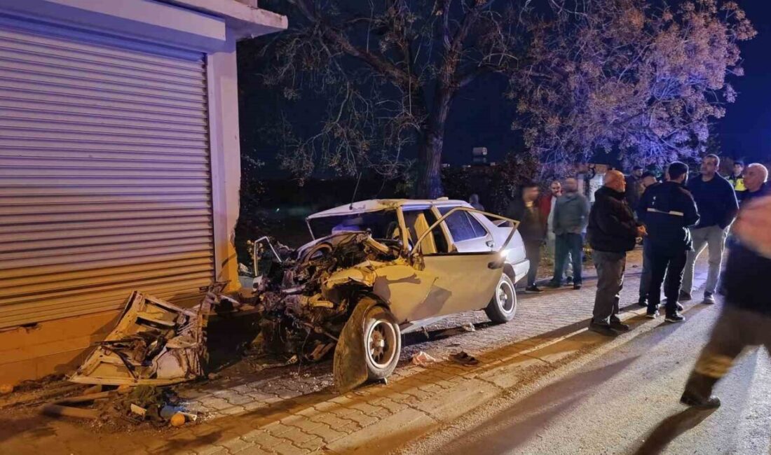 Çınar adındaki 14 yaşındaki genç, Adana’da kullandığı otomobiliyla karıştığı kazada