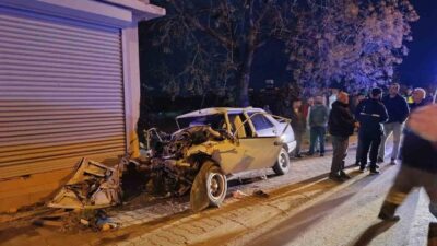 Çınar adındaki 14 yaşındaki genç, Adana’da kullandığı otomobiliyla karıştığı kazada
