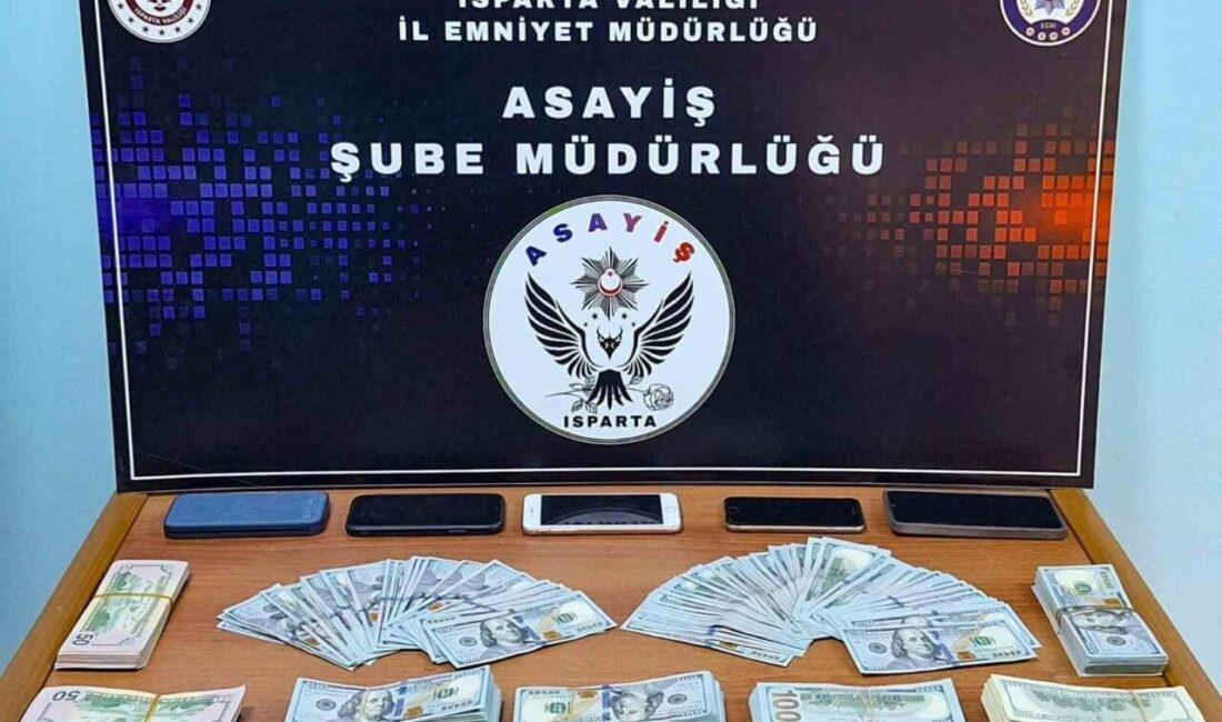 Isparta’da, kendilerini polis olarak tanıtarak 2 vatandaşı toplamda 1 milyon