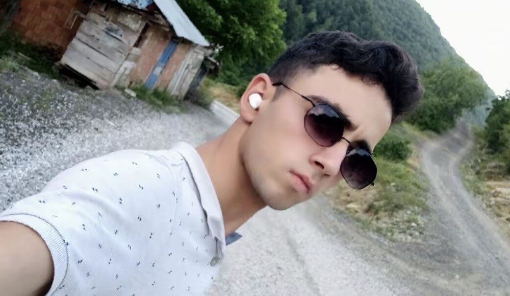 Samsun’un Canik ilçesine bağlı Tekkiraz Mahallesi’nde yaşanan üzücü olayda, odun