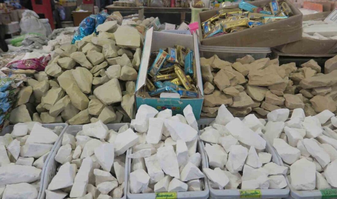 Kırgızistan’ın başkenti Bişkek’teki Oş Pazarı, halk arasında vitamin ve mineral