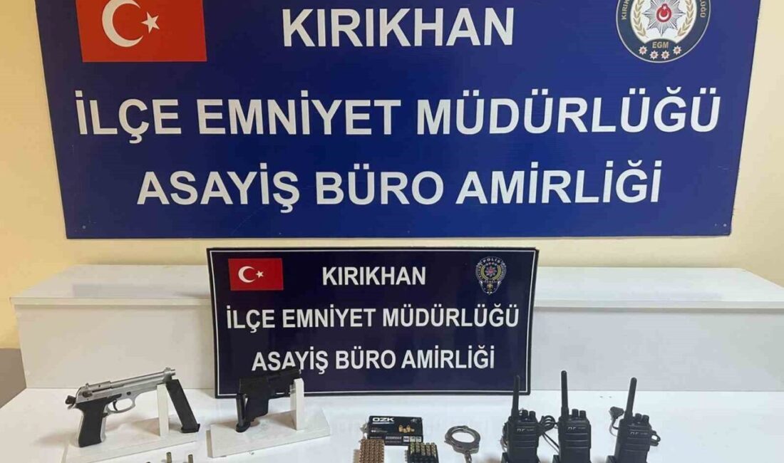 Hatay’ın Kırıkhan ilçesinde, şüpheli hareketlerde bulunduğu düşünülen 2 kişinin üst