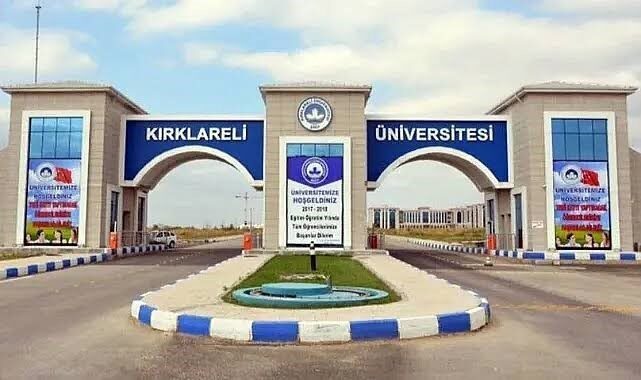 Kırklareli Üniversitesi’nde dün öğle saatlerinde dağıtılan tavuklu pilavı yiyen 53