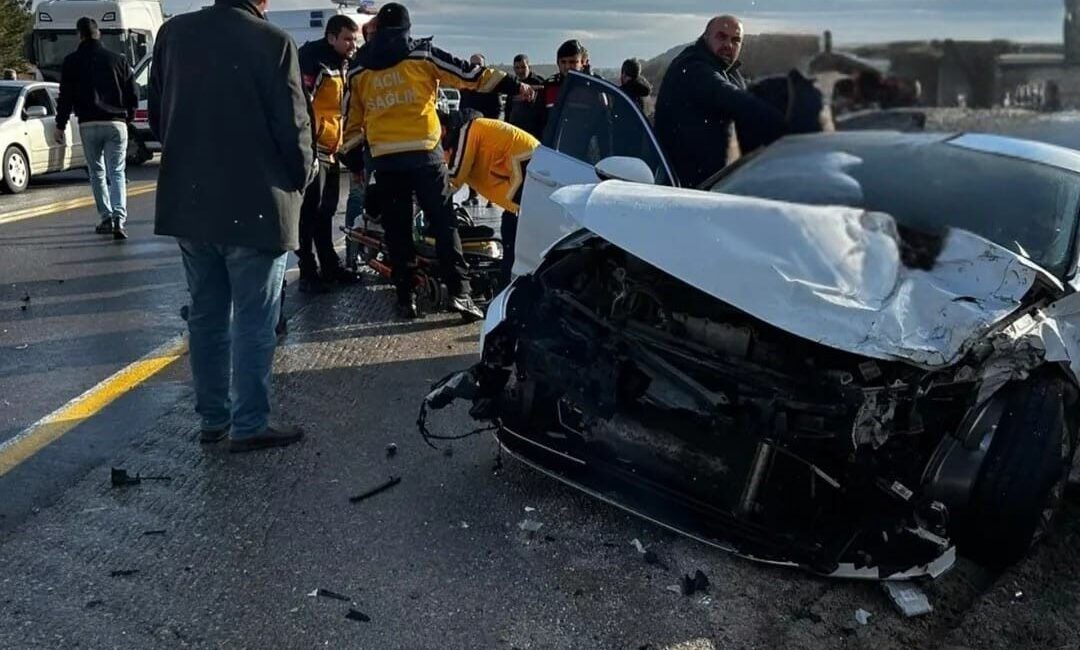 Kırklareli Dereköy Sınır Kapısı yolunda meydana gelen trafik kazasında iki
