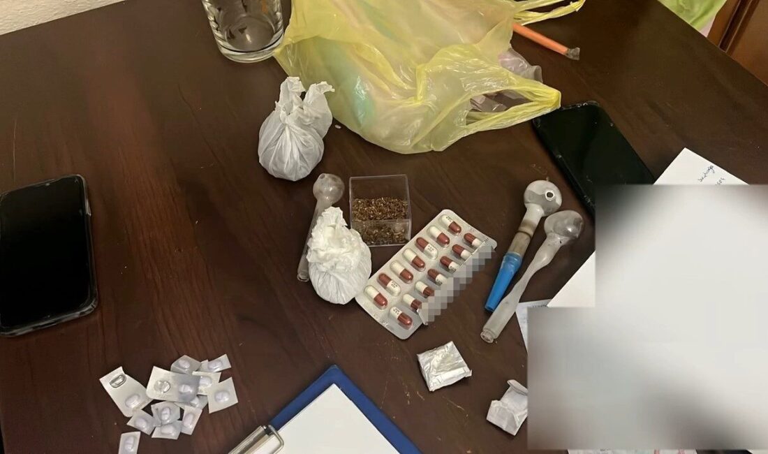 Kırklareli ilinde uyuşturucu ticareti yaptığı belirlenen şahıslara yönelik düzenlenen eş