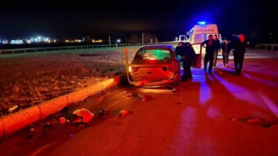 Alaca ilçesinde meydana gelen trafik kazasında, kırmızı ışıkta geçen bir