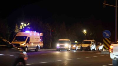 Nevşehir’de, hareket halindeki bir araç, duran hafif ticari araca çarptı
