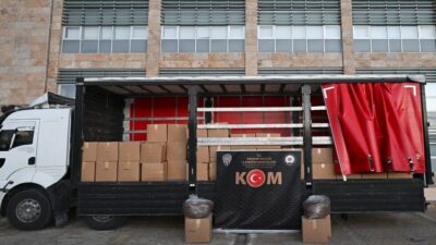 Kırşehir ilinde kaçakçılığın engellenmesine yönelik çalışmalar kapsamında polis ekipleri, bir