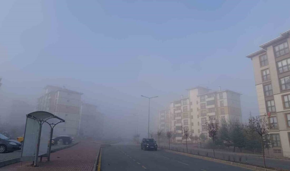 Kırşehir’de sabah saatlerinde meydana gelen yoğun sis, sürücüler ve yayalar