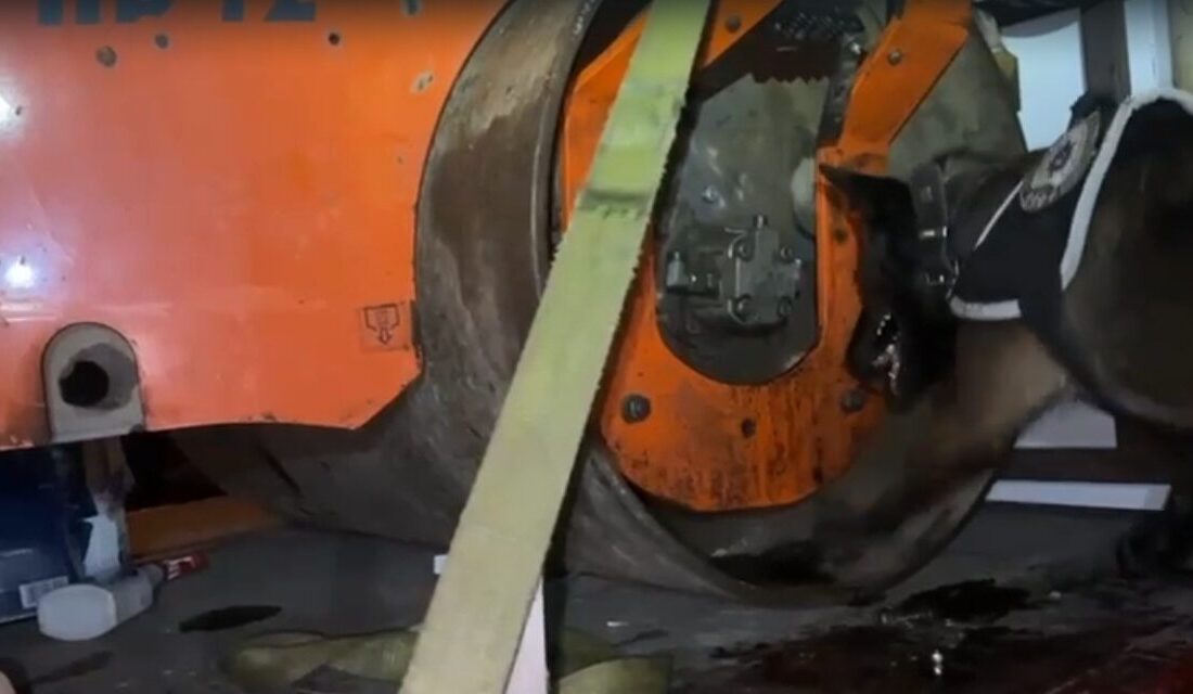 Kocaeli TEM Otoyolu’nda durdurulan bir tırın üzerindeki asfalt silindirinde yapılan