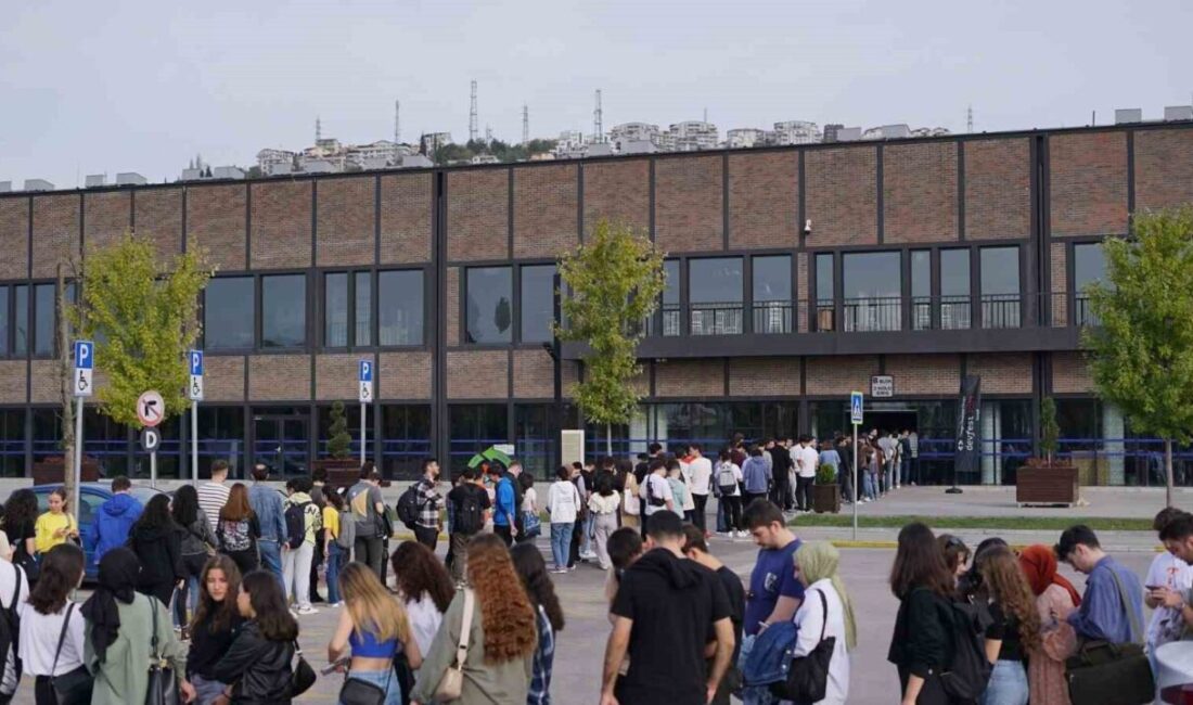 DevFest’25 adlı etkinlik, yazılım ve teknoloji alanındaki uzmanları, öğrencileri ve