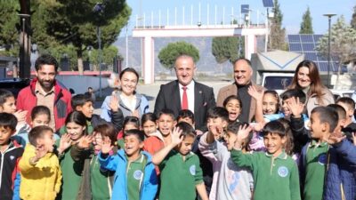 Aydın’ın Efeler ilçesinde bulunan Kocagür İlkokulu öğrencileri, İncirliova’da düzenlenen piknik