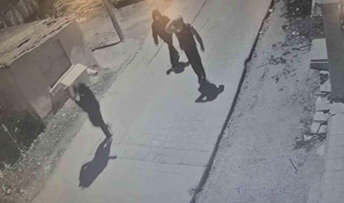 Eskişehir’in Odunpazarı ilçesinde 71 Evler Mahallesi’ndeki bir evden hırsızlık olayına