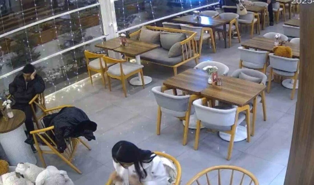Kayseri’nin Talas ilçesinde, bir sürücünün aracın kontrolünü kaybetmesi sonucu yaşanan