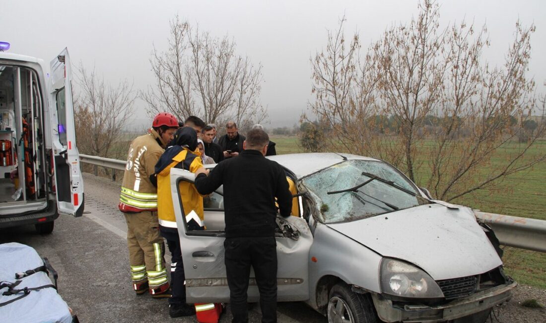 Kula ilçesinde meydana gelen trafik kazasında sürücü kontrolü kaybederek orta