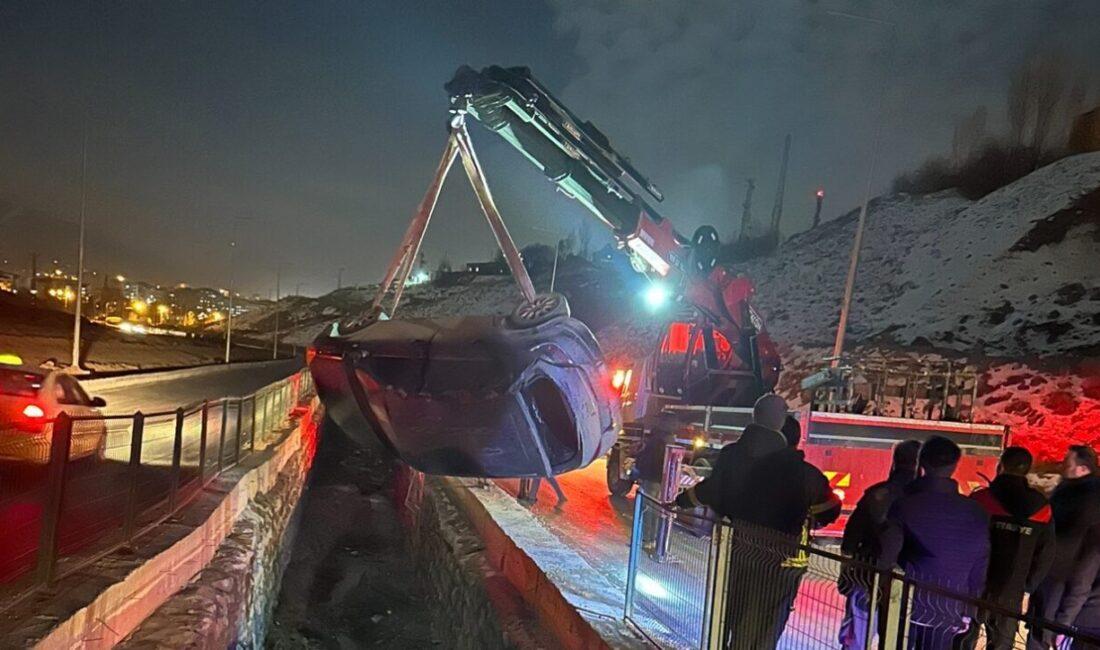 Hakkari’nin Yüksekova ilçesinde meydana gelen bir kaza sonucunda bir araç