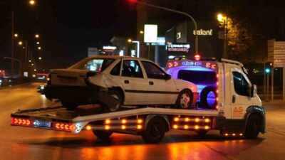 Denizli’de bir otomobilin kaza yapması sonucunda maddi hasar meydana geldi.