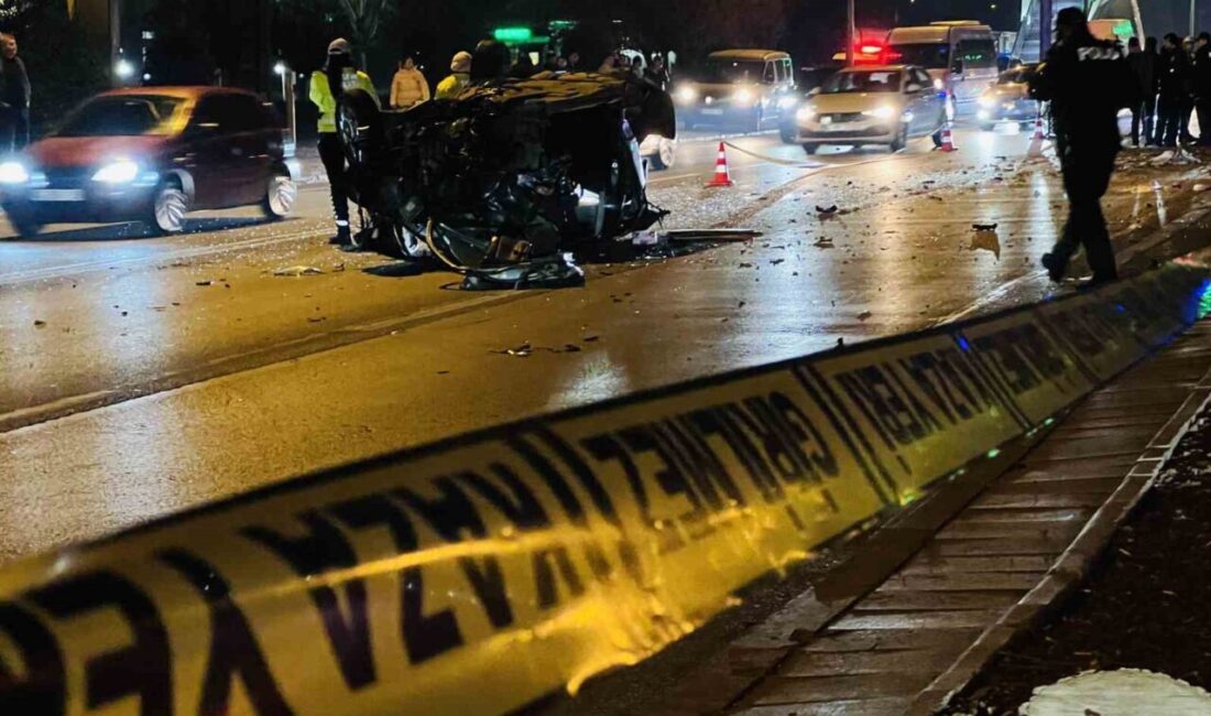 Konya’da bir sürücü aracın kontrolünü kaybederek refüjdeki bir ağaca çarparak