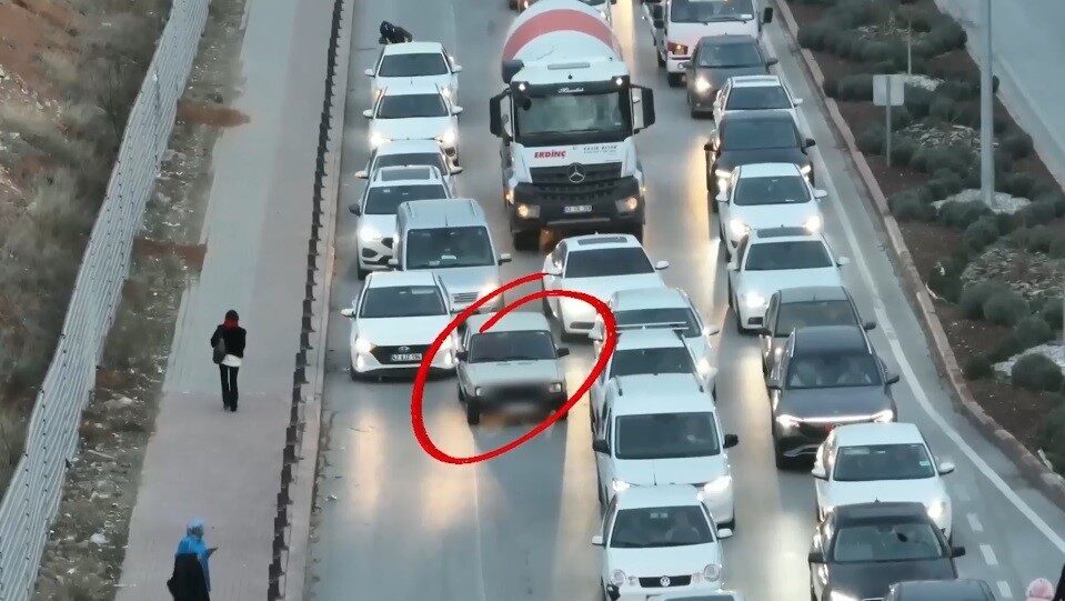 Konya’da, Emniyet Müdürlüğü Trafik Denetleme Şube Müdürlüğü ekipleri, şehir genelinde