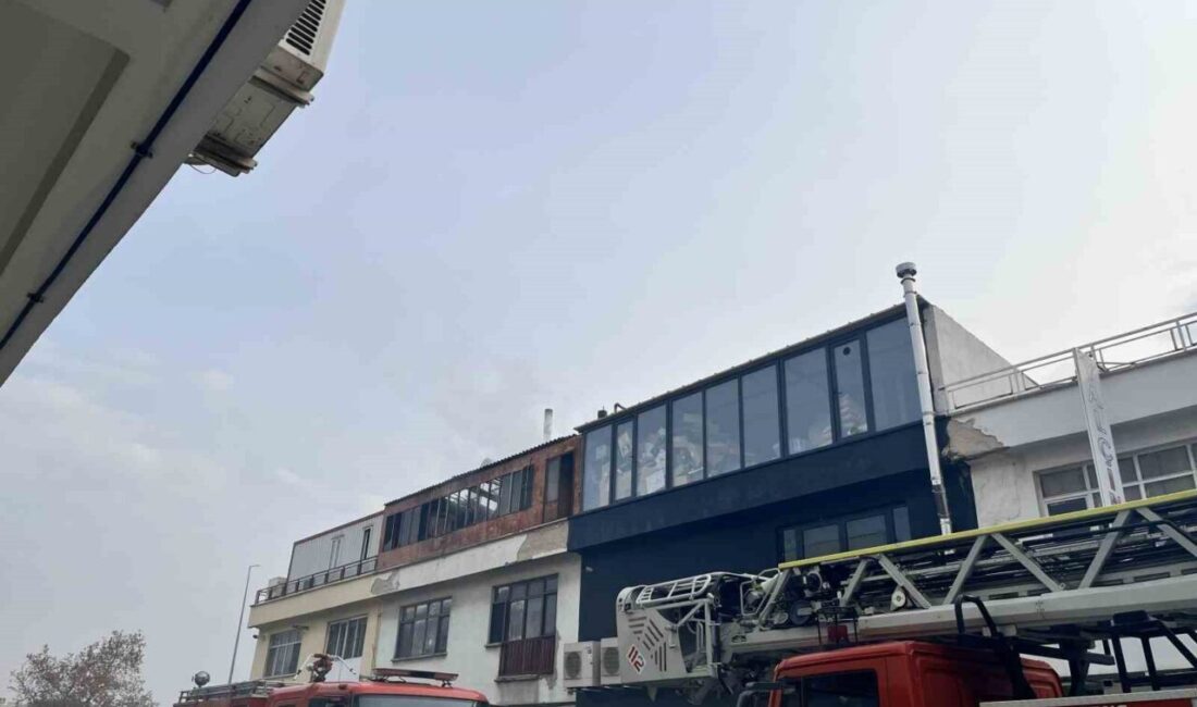 Konya’nın Karatay ilçesindeki bir şeker imalathanesinde meydana gelen yangın korku