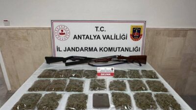 Antalya İl Jandarma Komutanlığı, Korkuteli ilçesinde uyuşturucuyla mücadele kapsamında düzenlediği