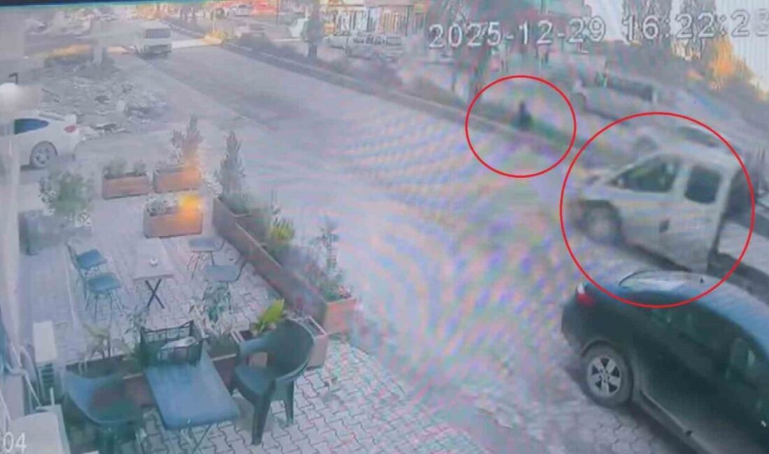 Hatay’da bir çocuk, yolun karşısına geçerken ters yönden gelen aracın