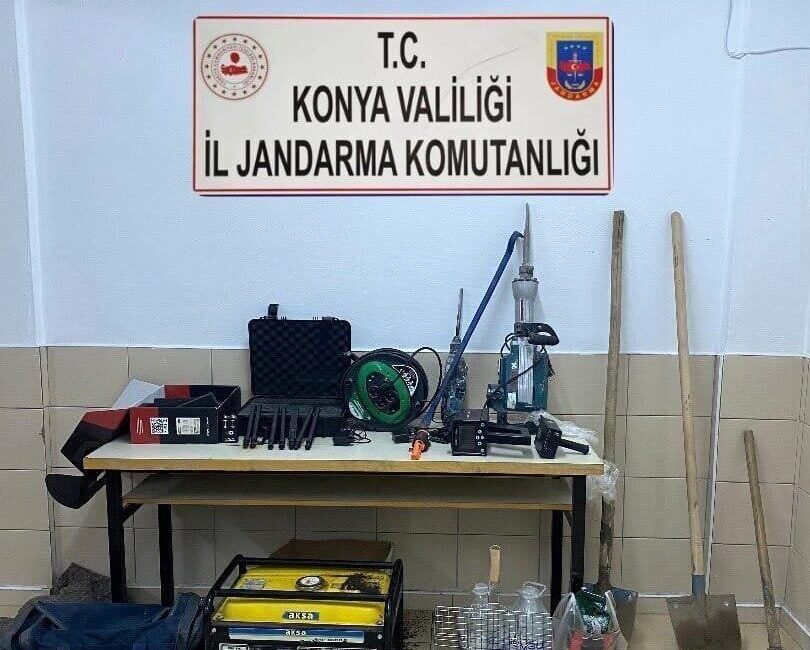 Kulu ilçesindeki jandarma ekipleri tarafından gerçekleştirilen operasyonda, kaçak kazı yapan