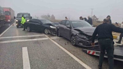 Kulu ilçesinde meydana gelen yoğun sis, sabah saatlerinden itibaren trafik