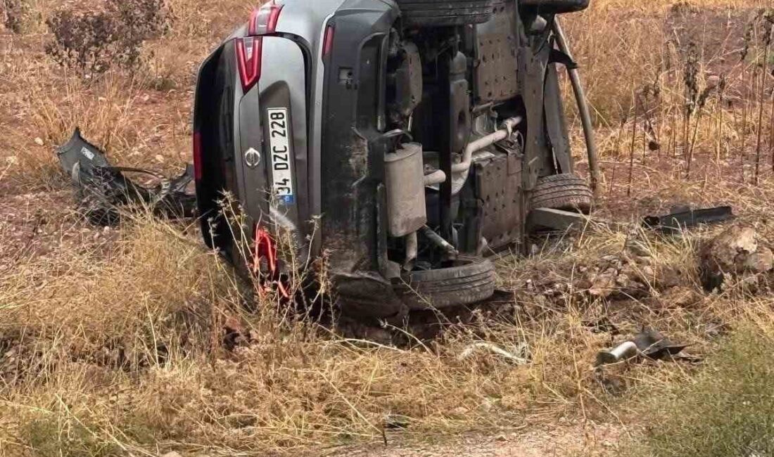 Siirt’in Kurtalan ilçesinde meydana gelen bir olayda bir otomobil devrilerek