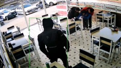 Karabük’te bir börekçide çalışan bir kurye, boğazına cisim kaçan bir