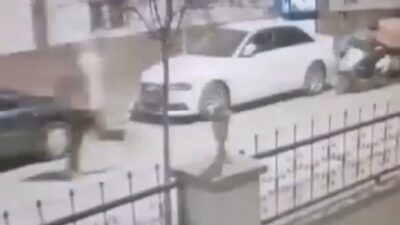 Eskişehir’de, bir kuryenin motosiklet çantasından dürüm çalan ve ardından hızla