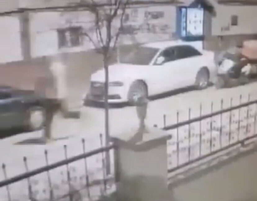 Eskişehir’de, bir kuryenin motosiklet çantasından dürüm çalan ve ardından hızla