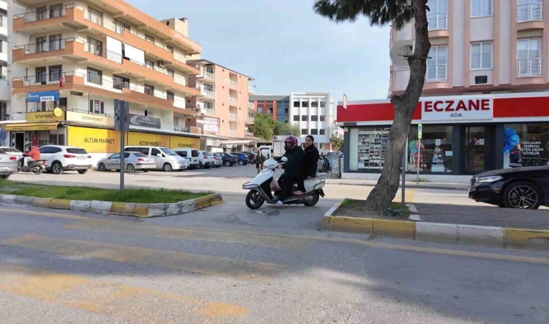 Kuşadası İlçe Emniyet Müdürlüğü’nün Trafik Büro Amirliği ekipleri, yaya geçitlerinde