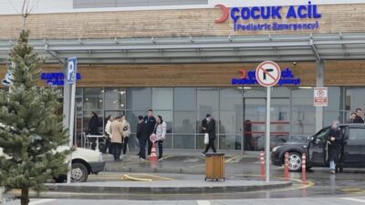 Kütahya’da 23 öğrenci, zehirlenme belirtileri göstererek hastaneye kaldırıldı. Şüpheli bir