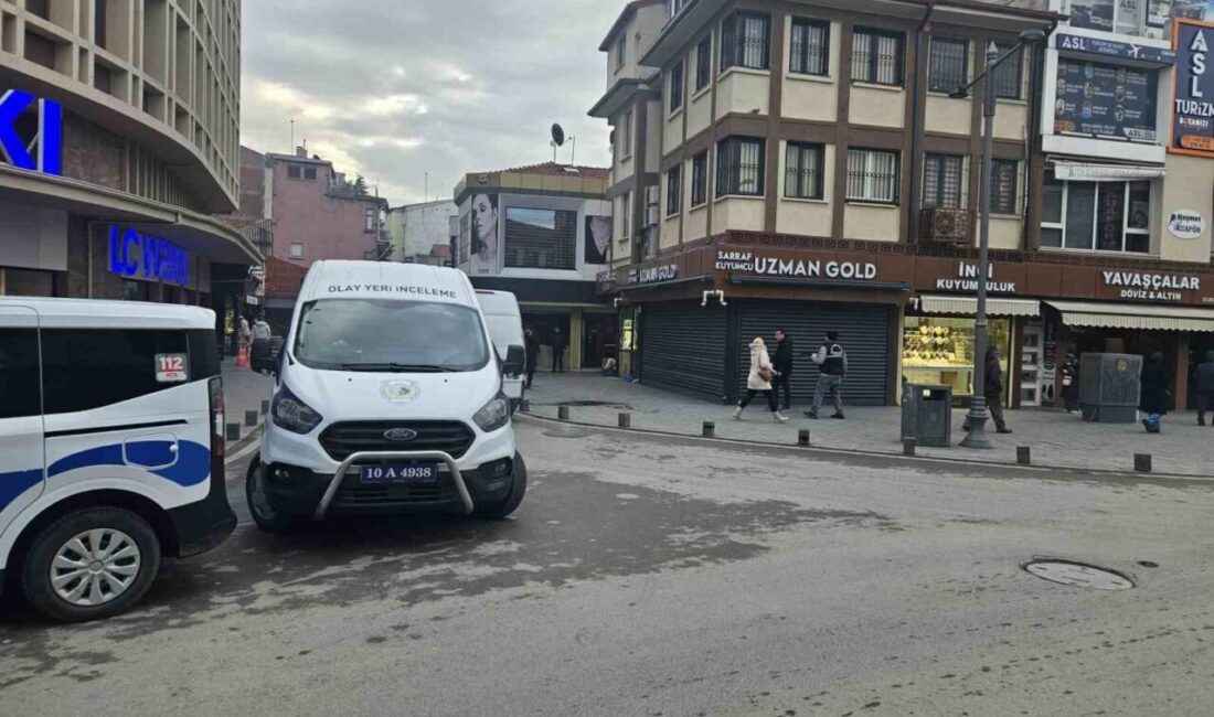 Balıkesir’de bulunan bir kuyumcu, işyeri kapalıyken kimliği belirsiz kişi ya