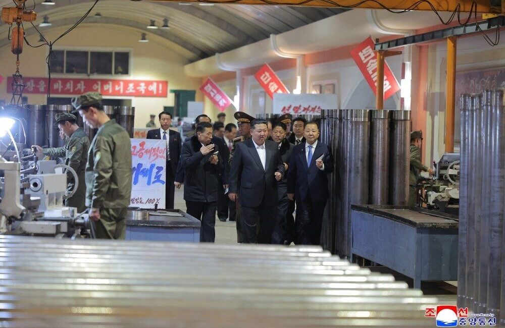 Kuzey Kore lideri Kim Jong-Un, ülkenin askeri mühimmat fabrikalarını denetledi