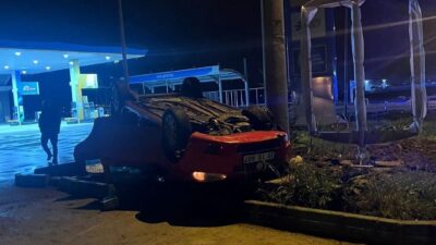Lüleburgaz ilçesine bağlı üniversite bölgesinde meydana gelen bir trafik kazasında,